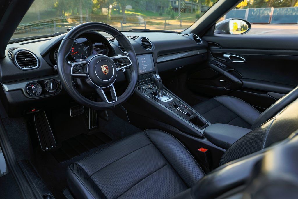 Used 2021 Porsche 718 Boxster Base w/ Premium Package image 2