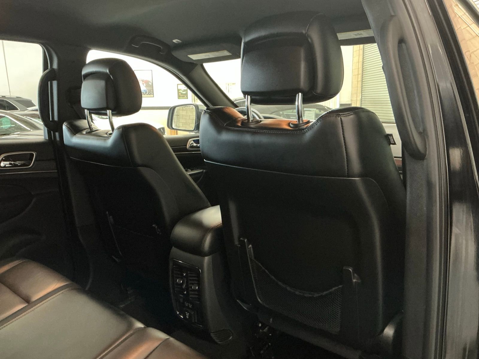 Used 2019 Jeep Grand Cherokee Limited image 13