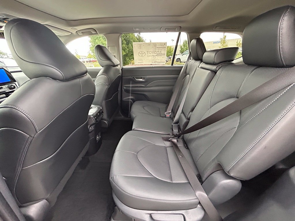 Used 2026 Toyota Grand Highlander AWD image 22