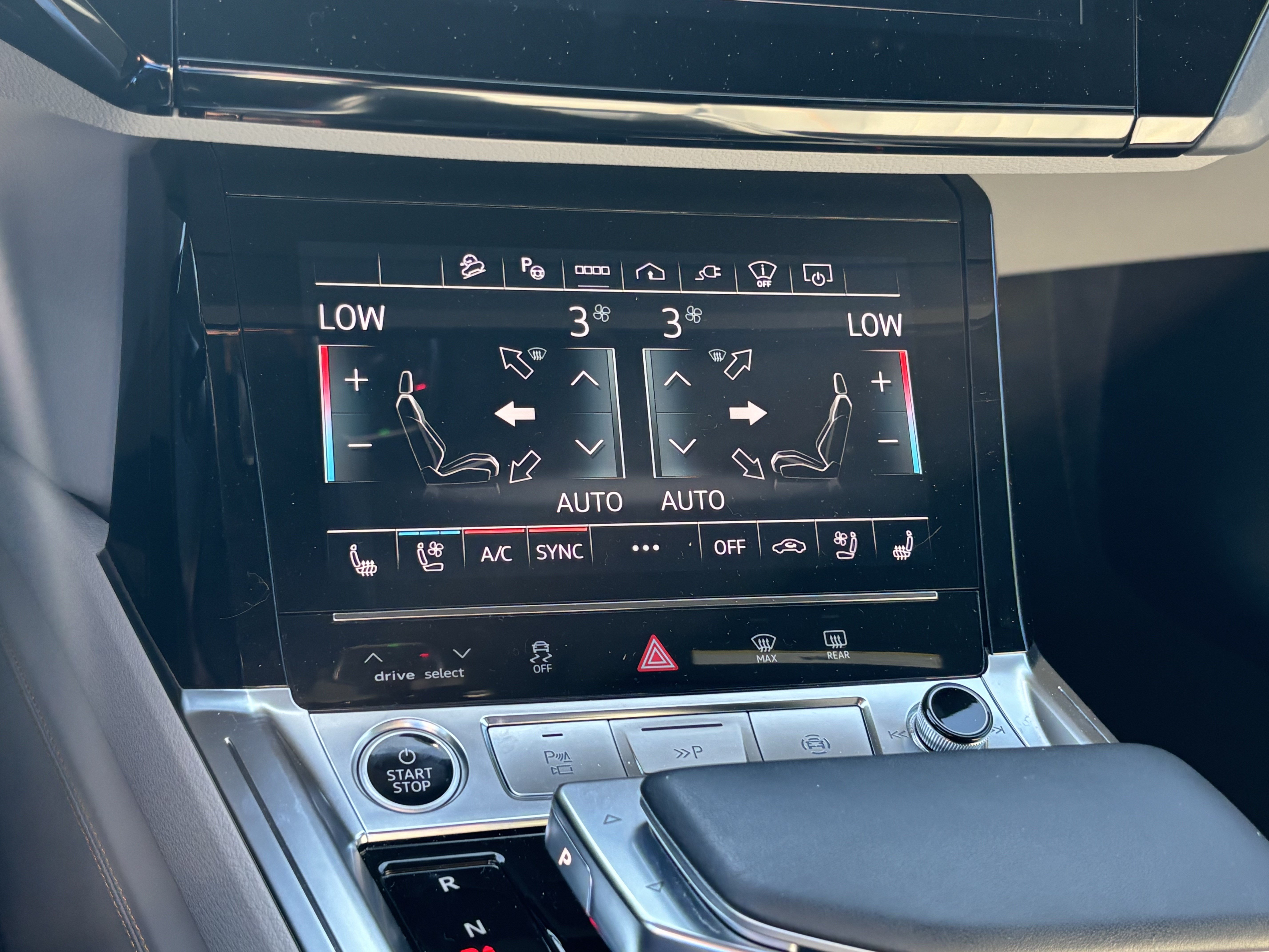 Used 2024 Audi Q8 e-tron Prestige w/ Prestige Package AWD/4WD image 31