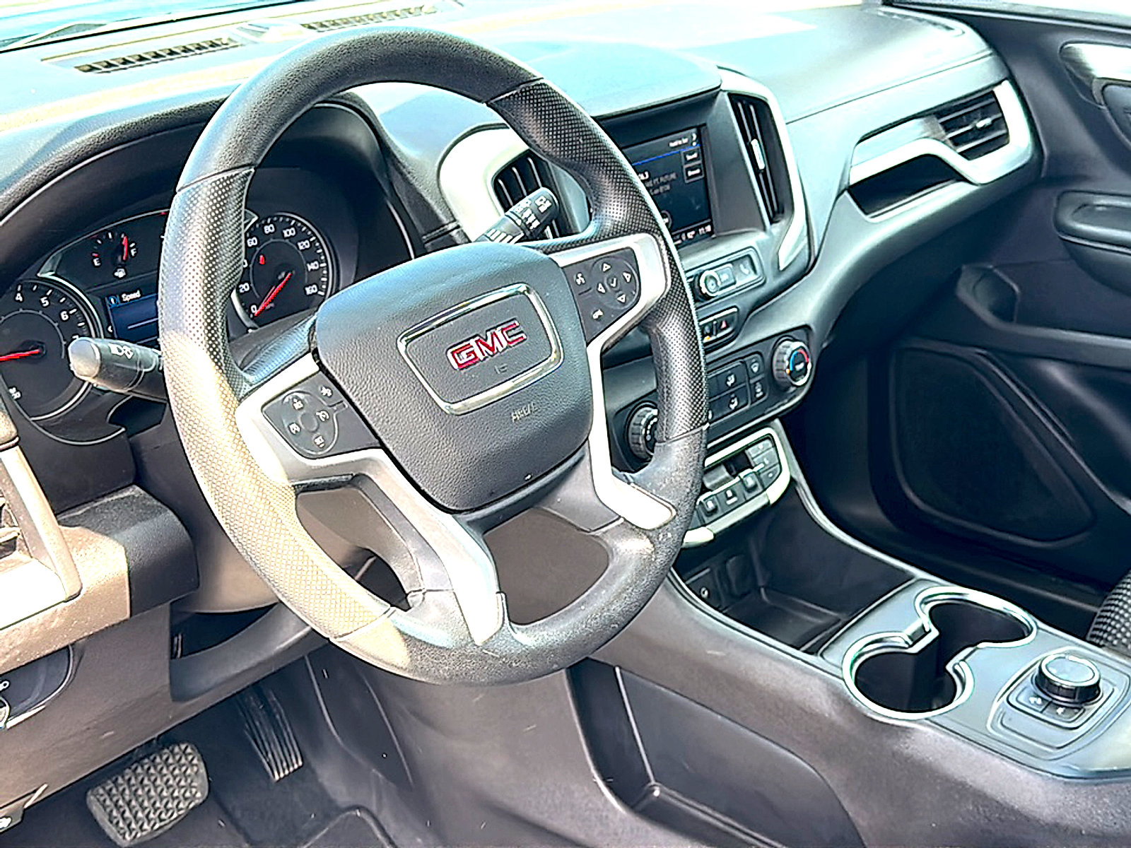 Used 2024 GMC Terrain SLE FWD image 12