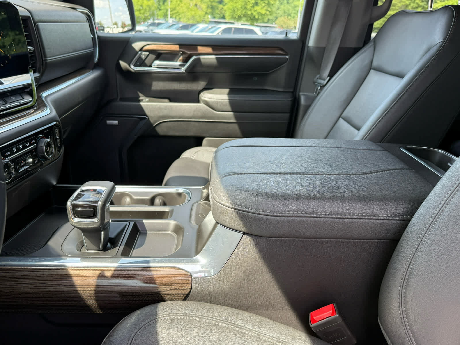 Used 2024 Chevrolet Silverado 1500 LT Trail Boss w/ LT Trail Boss Premium Package AWD/4WD image 23
