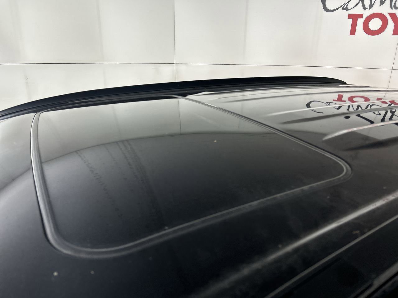 Used 2022 Toyota RAV4 XLE Premium FWD image 10