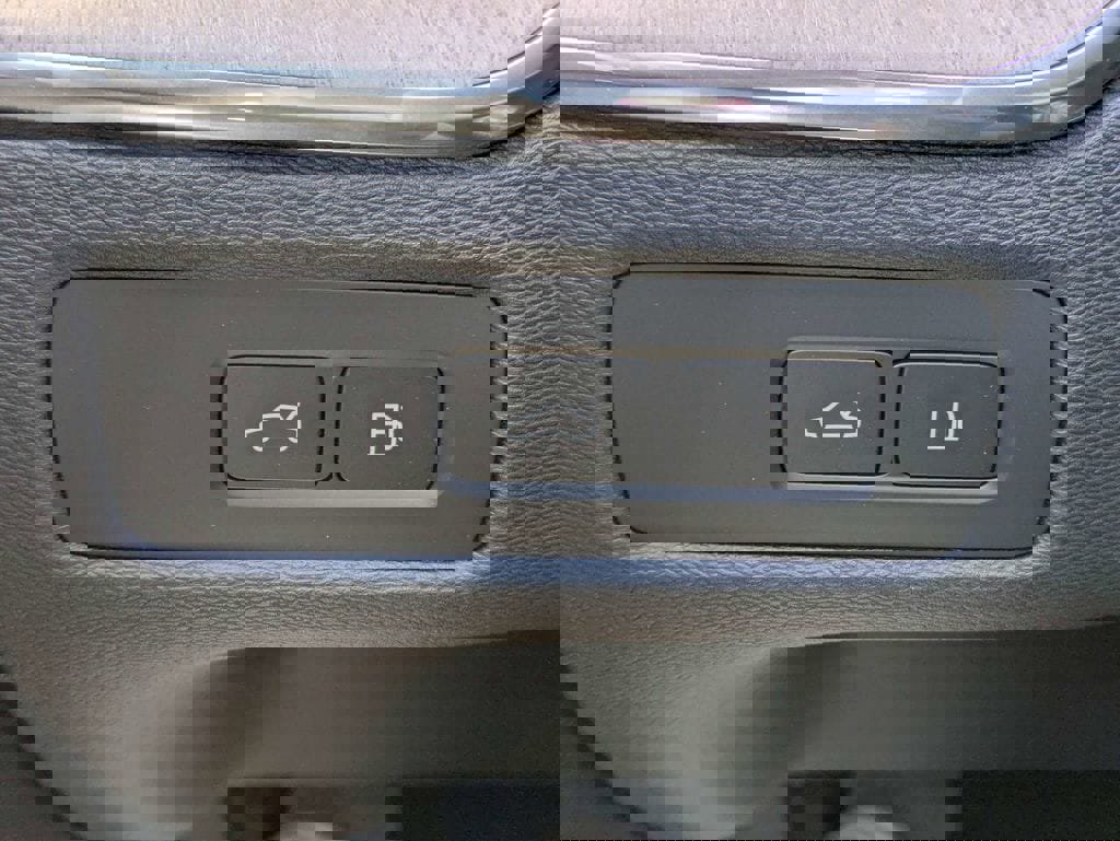 New 2026 Volvo XC60 T8 Core w/ Protection Package Premier image 34