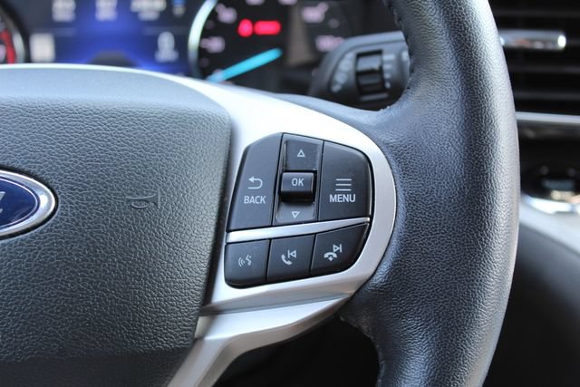 Used 2023 Ford Explorer XLT w/ Equipment Group 202A AWD/4WD image 17