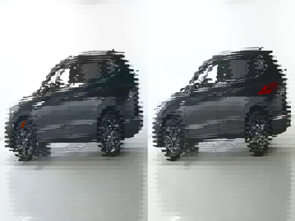 Certified 2023 Volkswagen Tiguan SE image 39