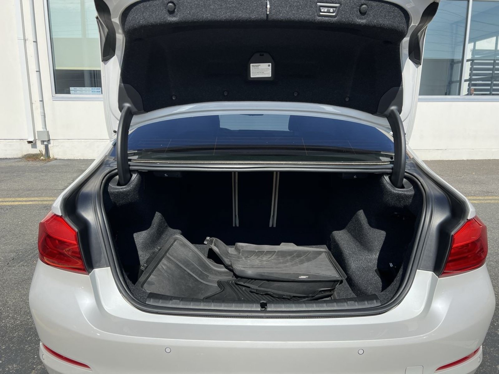 Used 2018 BMW 530i xDrive AWD/4WD image 24