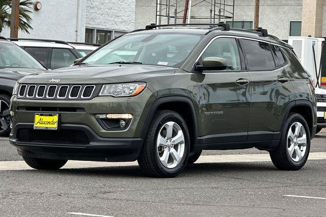Used 2017 Jeep Compass Latitude FWD image 8