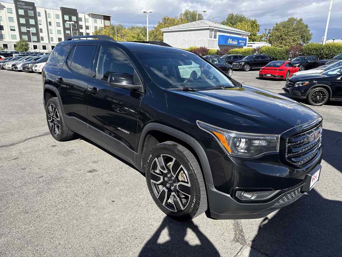 Used 2019 GMC Acadia SLT w/ Black Edition image 4