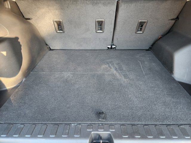 Used 2024 GMC Terrain SLE image 32