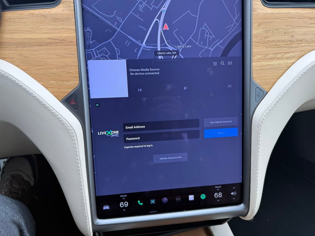 Used 2021 Tesla Model S Performance image 25