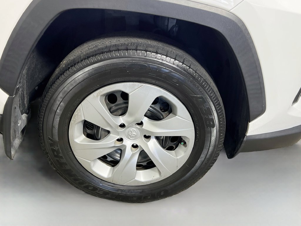 Used 2023 Toyota RAV4 LE AWD/4WD image 11