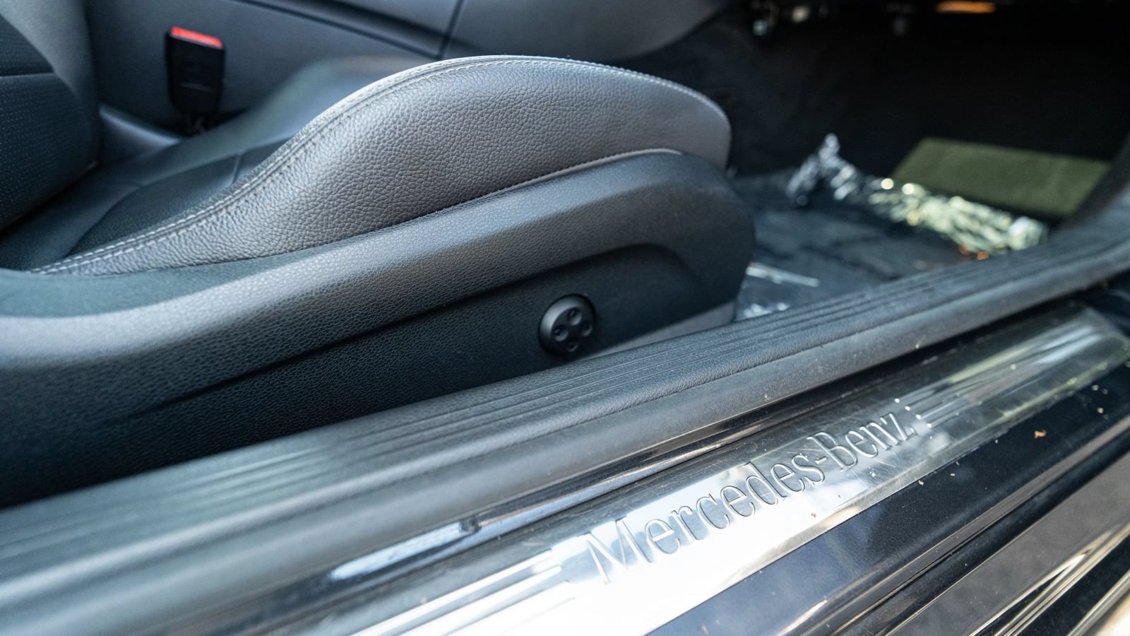 Used 2019 Mercedes-Benz C 300 4MATIC Coupe w/ AMG Line image 11