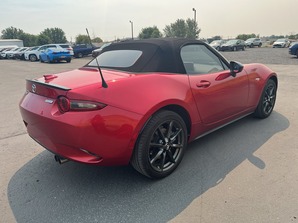 Used 2016 MAZDA MX-5 Miata Club RWD image 4
