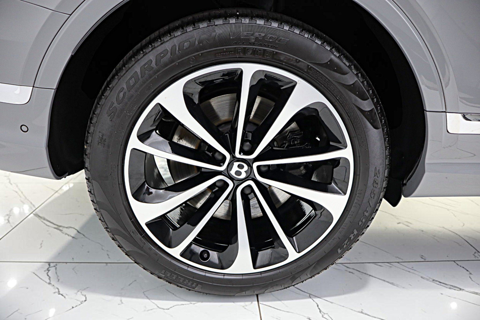 Used 2024 Bentley Bentayga Extended Wheelbase AWD/4WD image 54