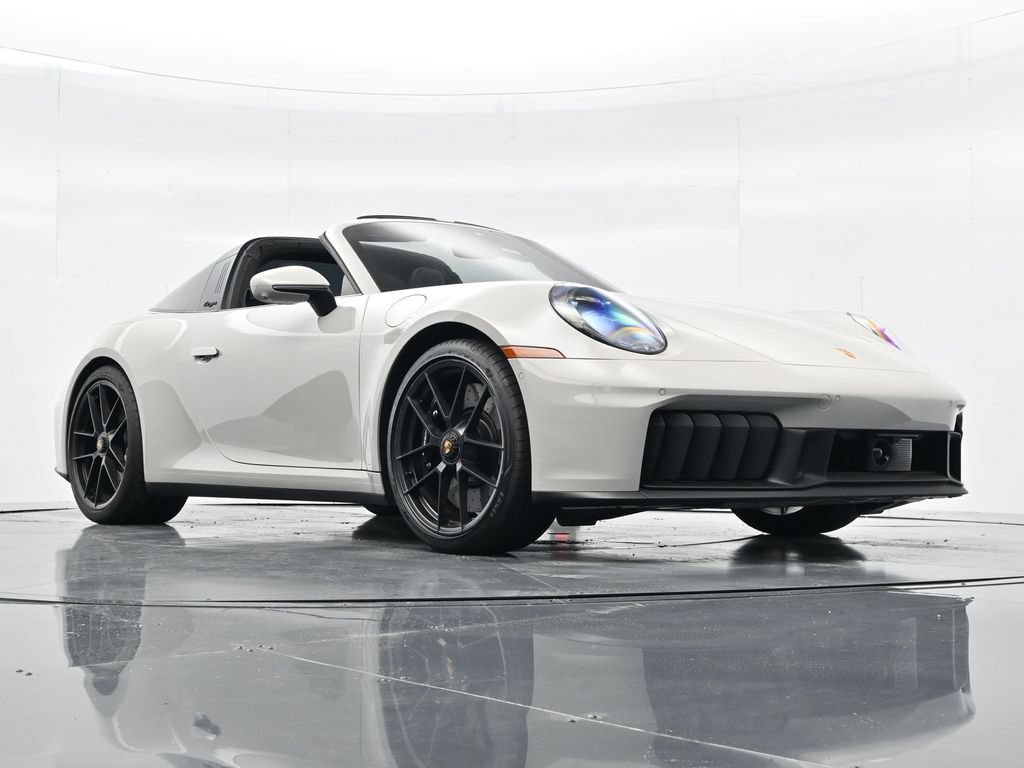 Certified 2025 Porsche 911 Targa 4 GTS AWD/4WD image 29