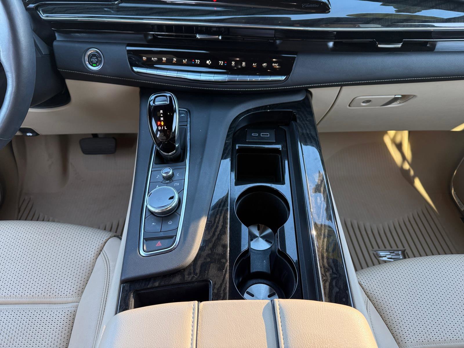 Certified 2024 Cadillac Escalade Premium Luxury image 16