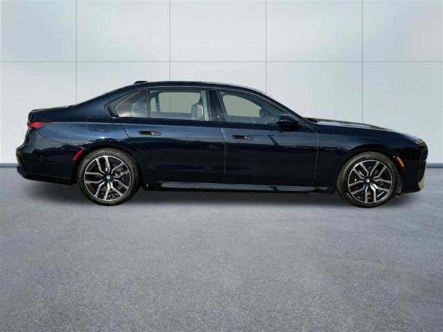 Used 2026 BMW 760i xDrive w/ Executive Package AWD/4WD image 5