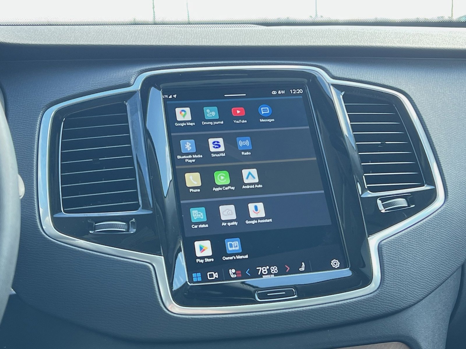 Used 2023 Volvo XC90 B6 Plus w/ Protection Package Premier image 18