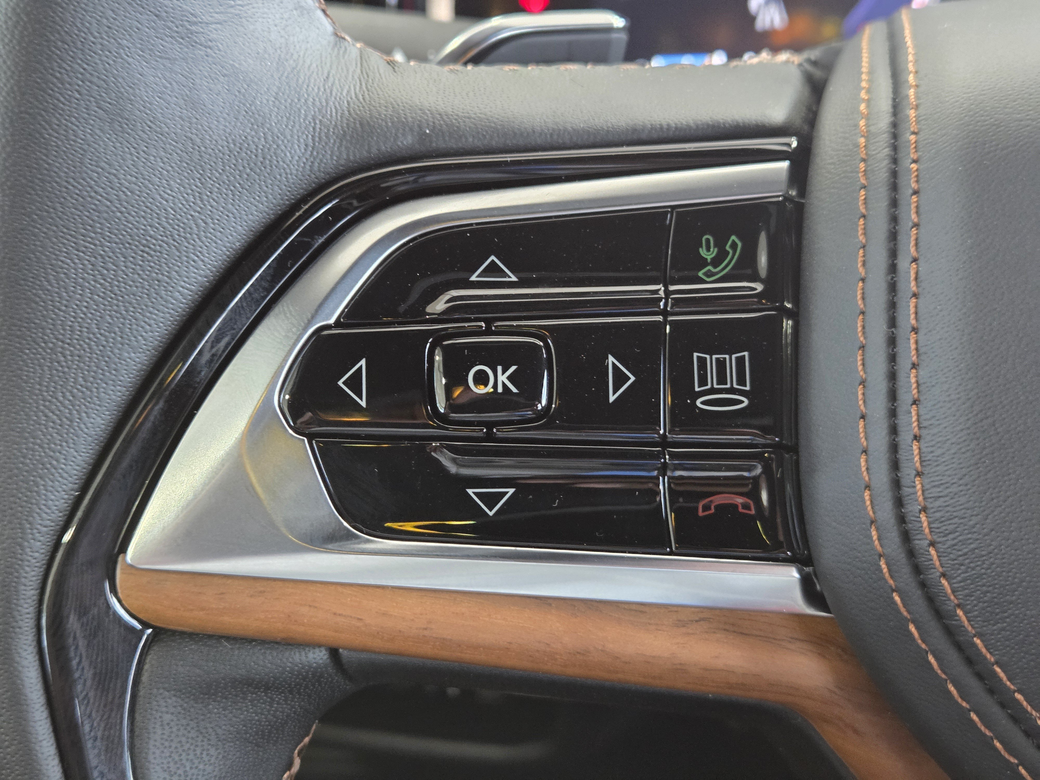 New 2025 Jeep Grand Cherokee L Summit AWD/4WD image 27