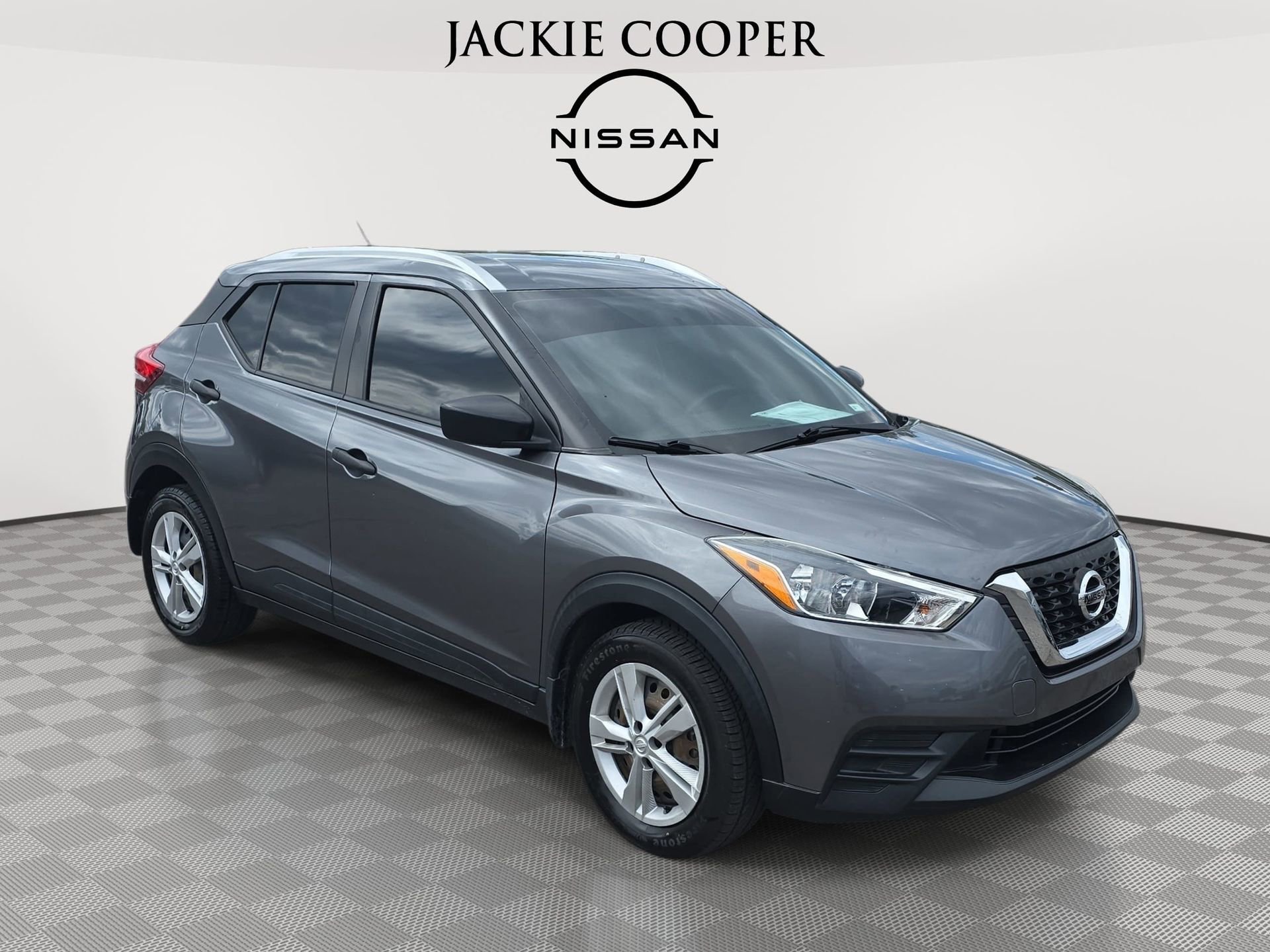 Used 2018 Nissan Kicks S FWD image 3