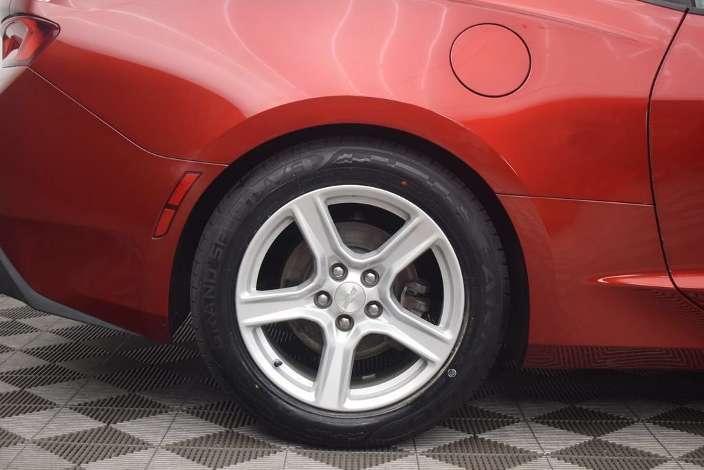 Used 2017 Chevrolet Camaro LT RWD image 32