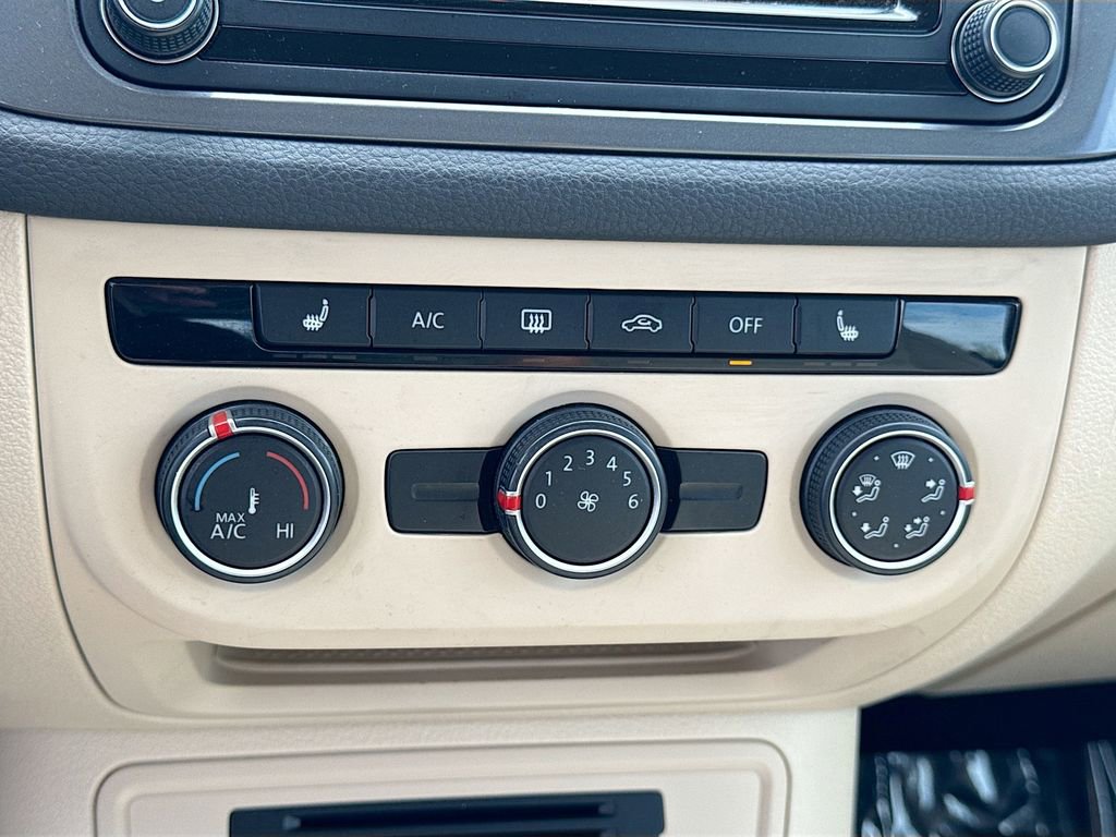 Used 2017 Volkswagen Tiguan S image 31