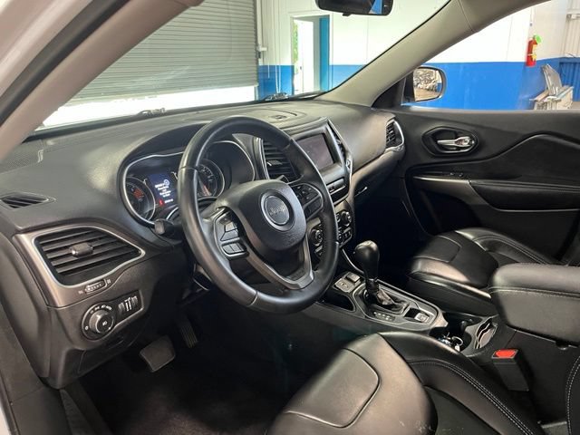 Used 2019 Jeep Cherokee Latitude Plus FWD image 22