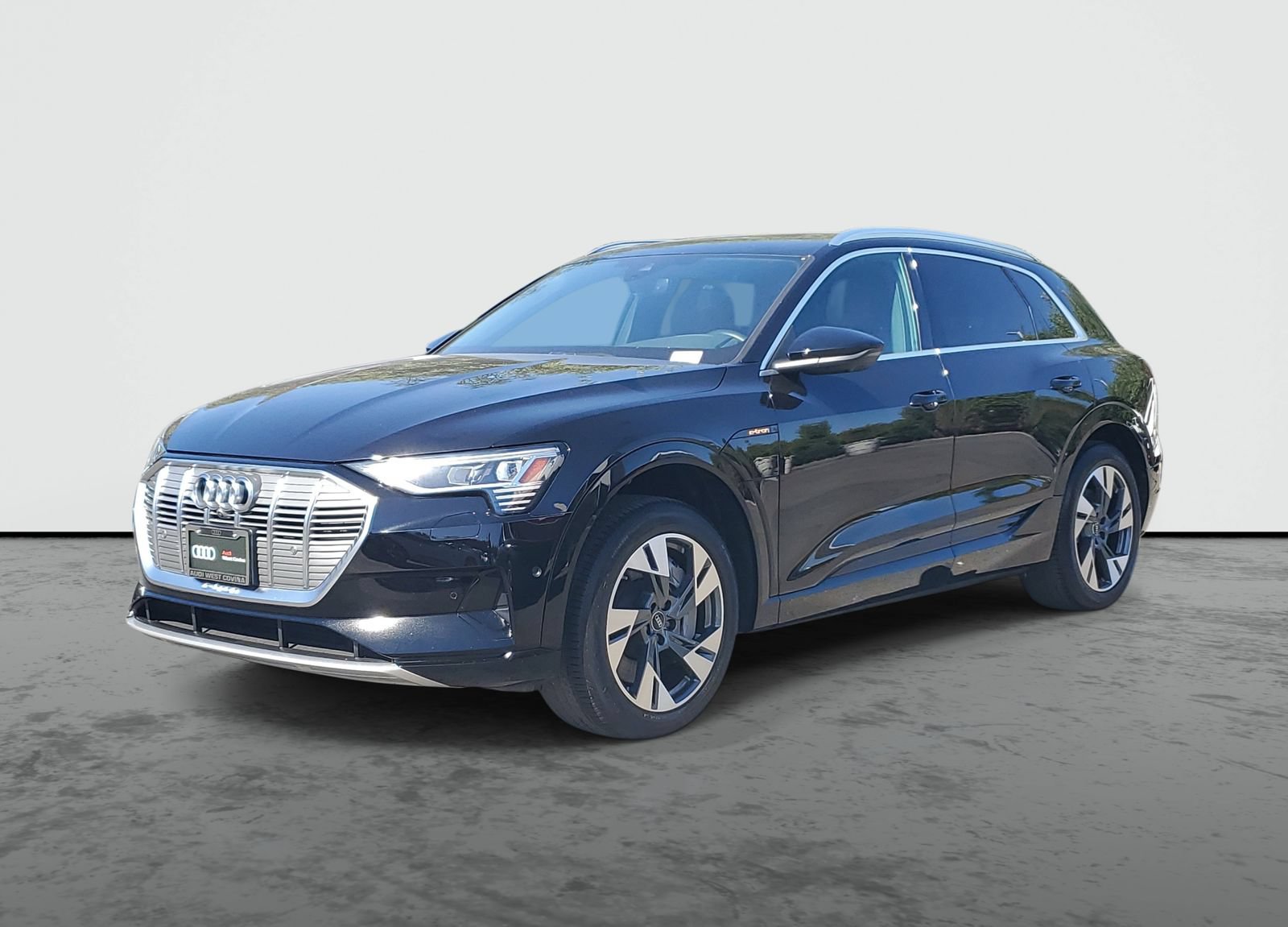 Used 2022 Audi e-tron Premium Plus w/ Premium Plus Package AWD/4WD image 2