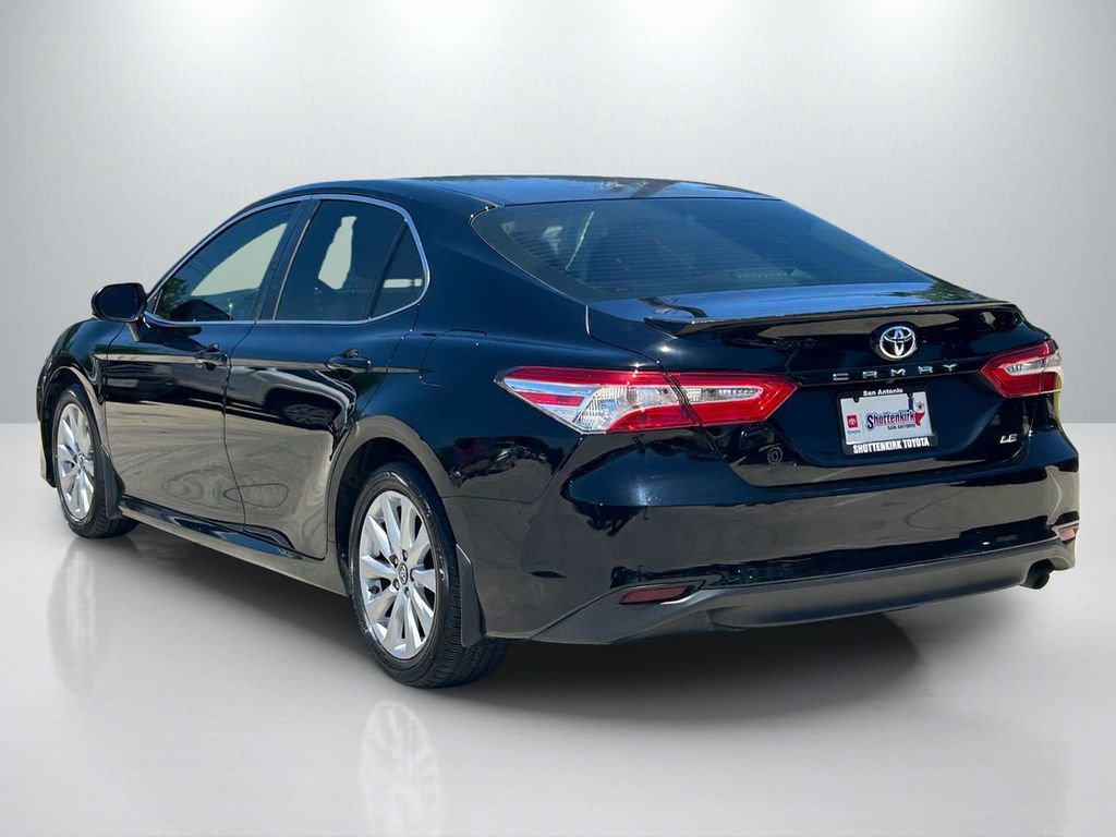 Used 2018 Toyota Camry LE FWD image 7