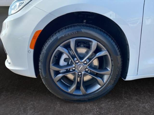 New 2026 Chrysler Pacifica Select image 34