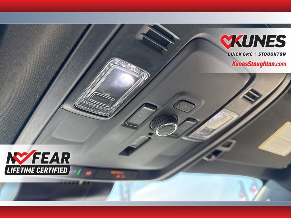Used 2025 GMC Yukon XL Denali AWD/4WD image 38