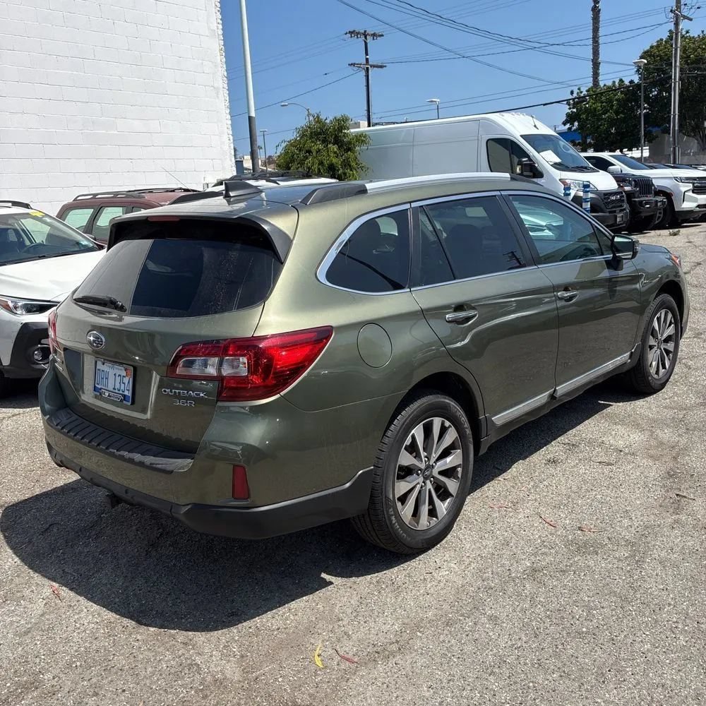 Used 2017 Subaru Outback 3.6R Touring AWD/4WD image 7