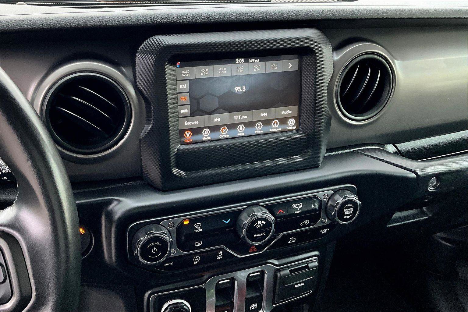 Used 2022 Jeep Wrangler Willys image 6