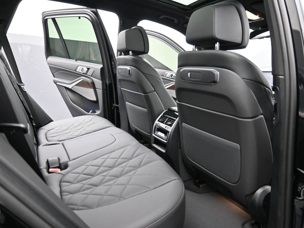 Used 2026 BMW X5 xDrive40i w/ M Sport Package image 19