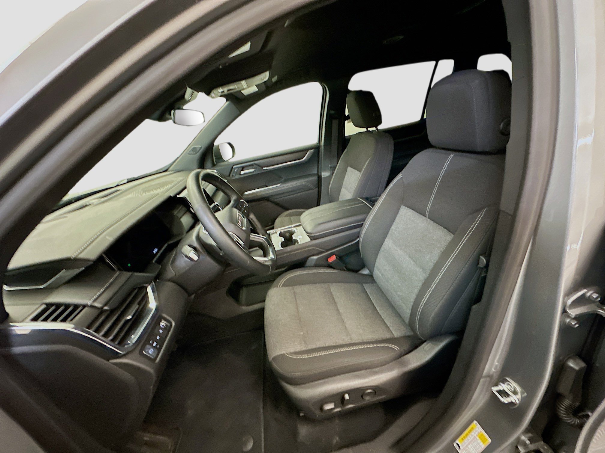 Used 2025 GMC Acadia Elevation image 13