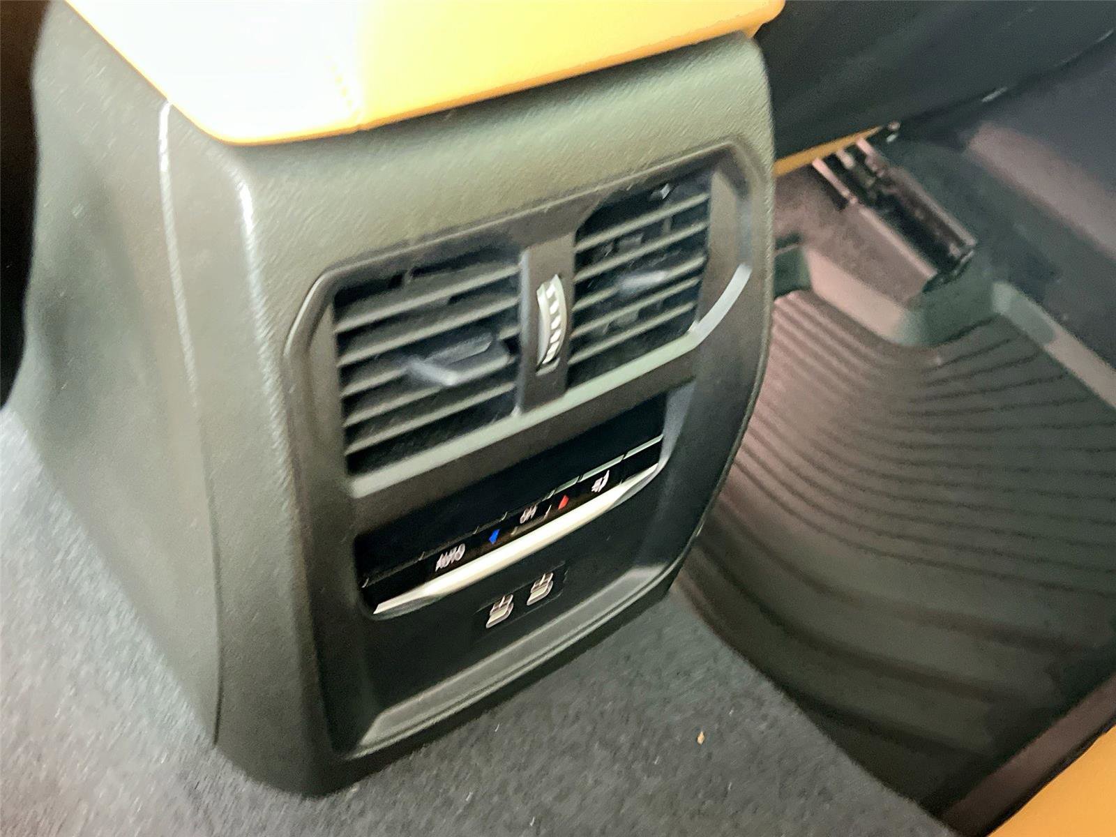 Certified 2024 BMW 330i xDrive Sedan w/ Convenience Package image 23