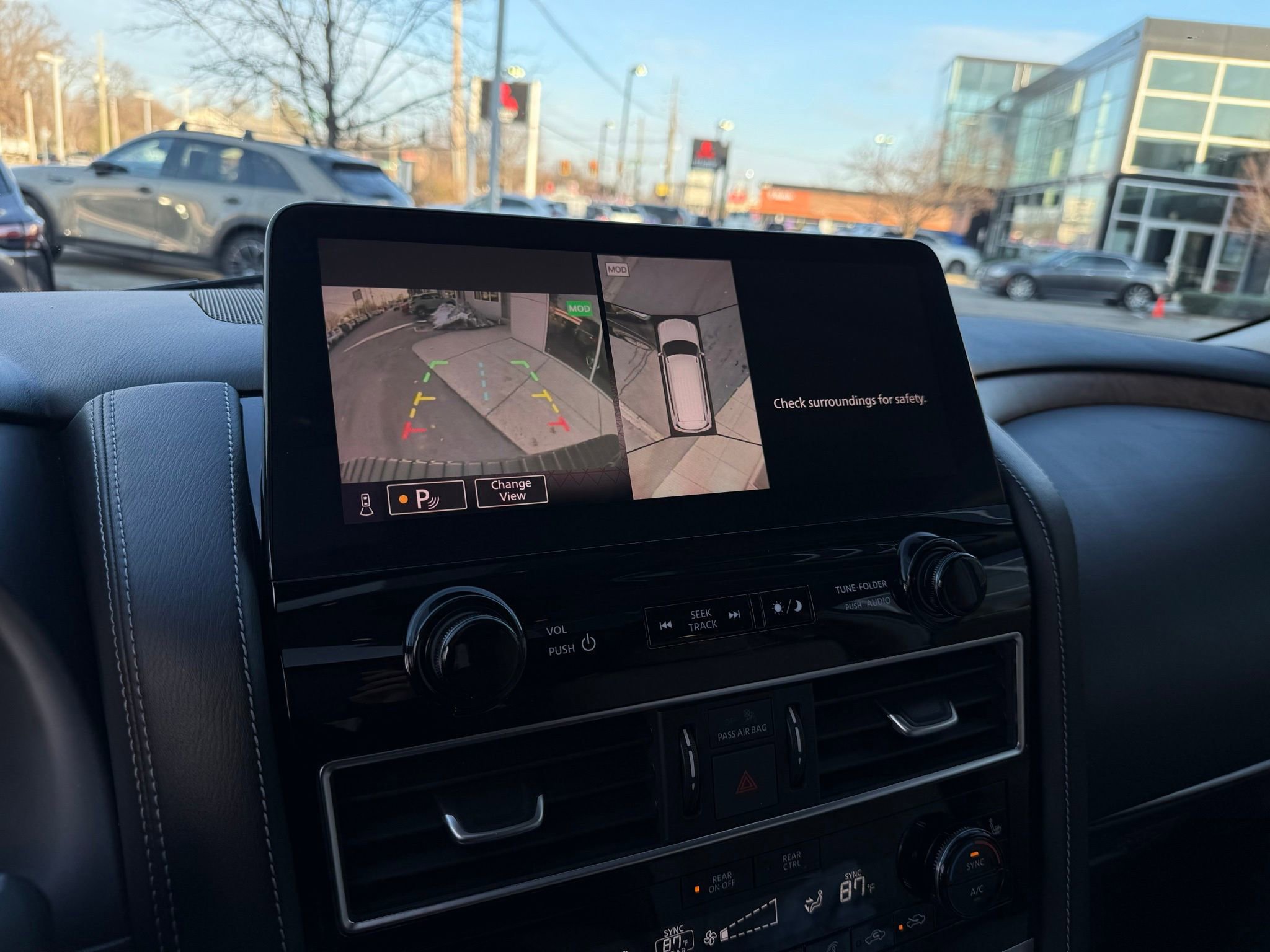 Used 2024 Nissan Armada SL w/ Captain's Chairs Package image 53