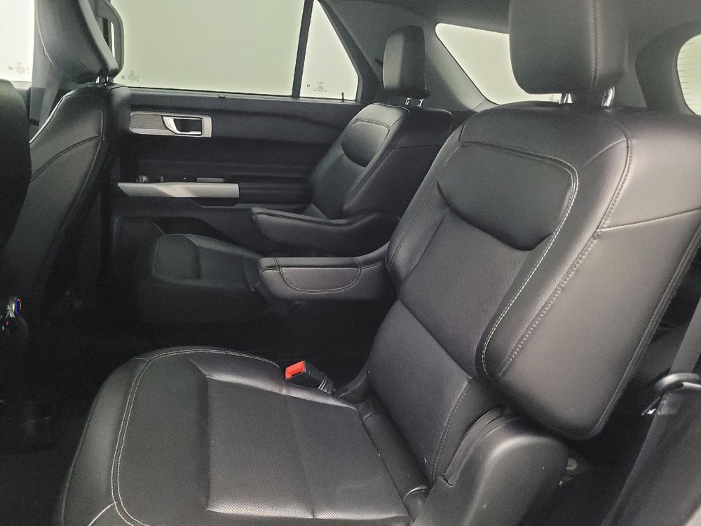 Used 2023 Ford Explorer Limited w/ Equipment Group 301A RWD image 18