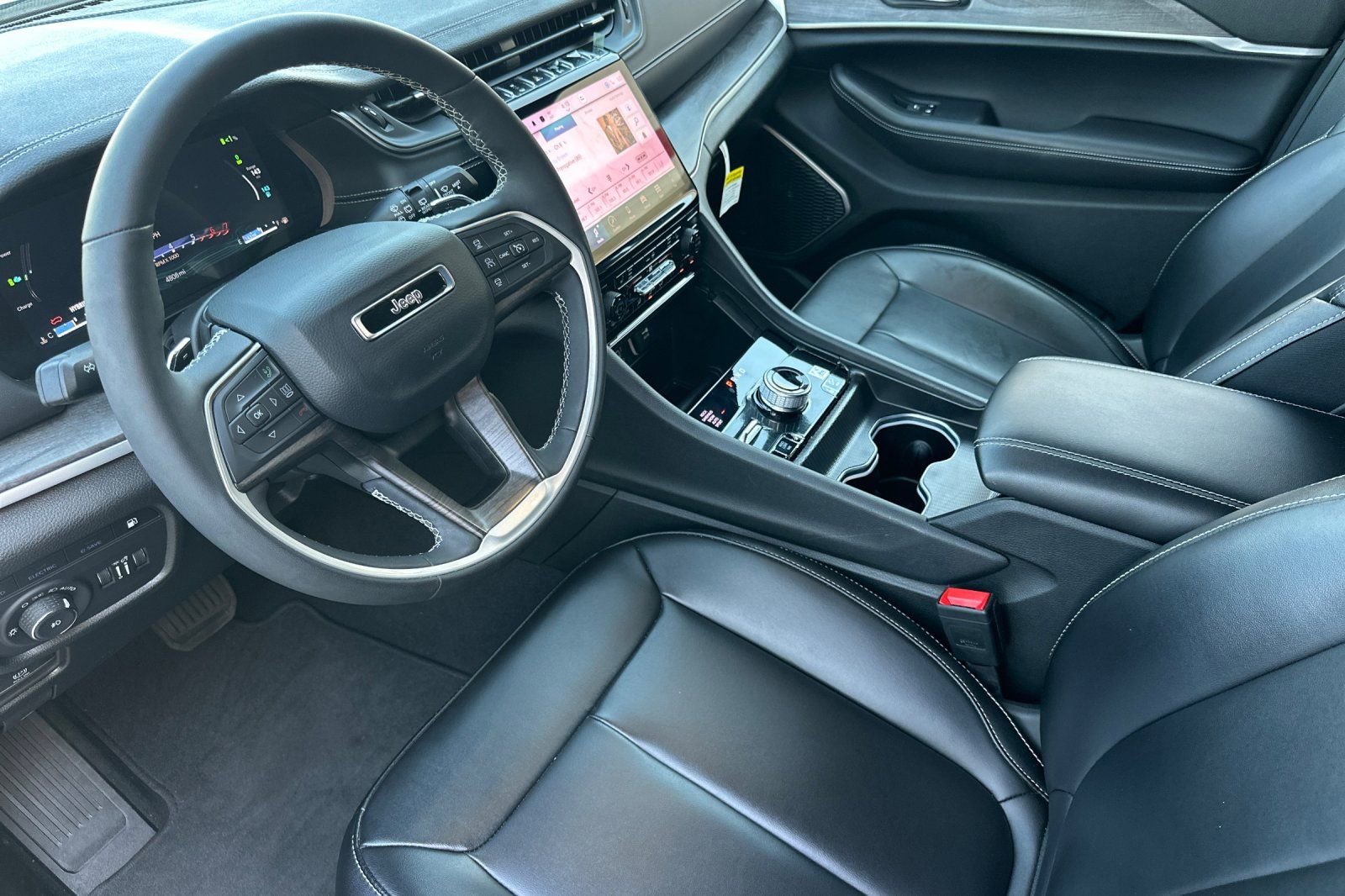 Used 2024 Jeep Grand Cherokee Limited 4xe AWD/4WD image 10