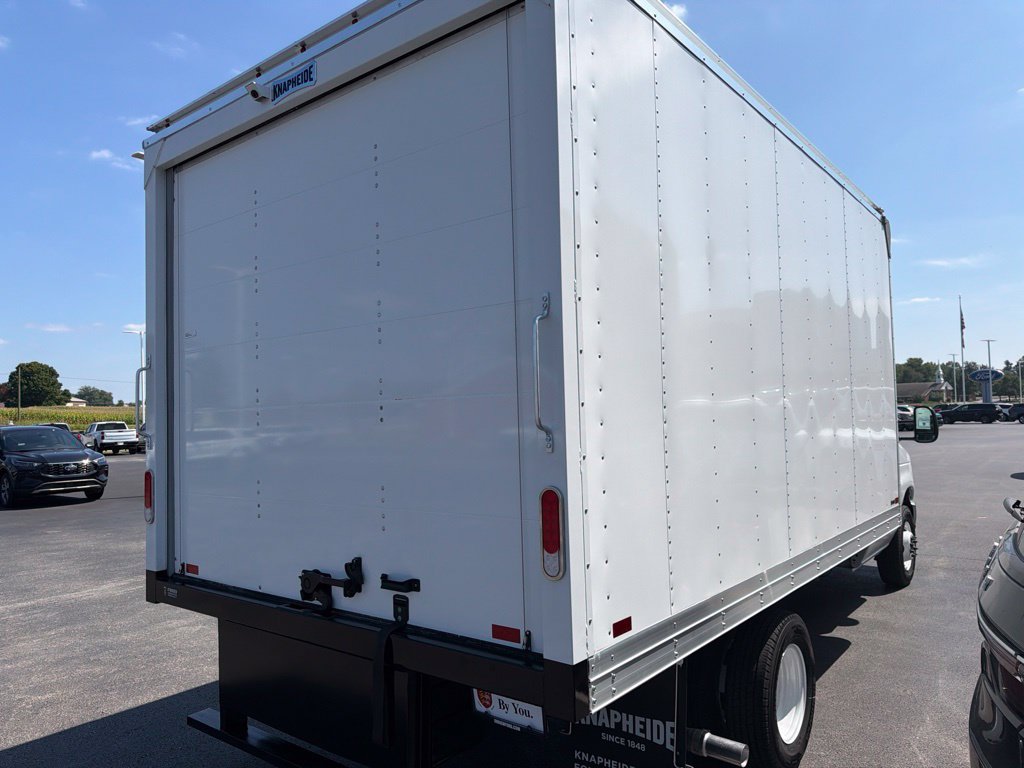 New 2027 Ford E-350 and Econoline 350 Super Duty w/ Power Equipment Group RWD image 5