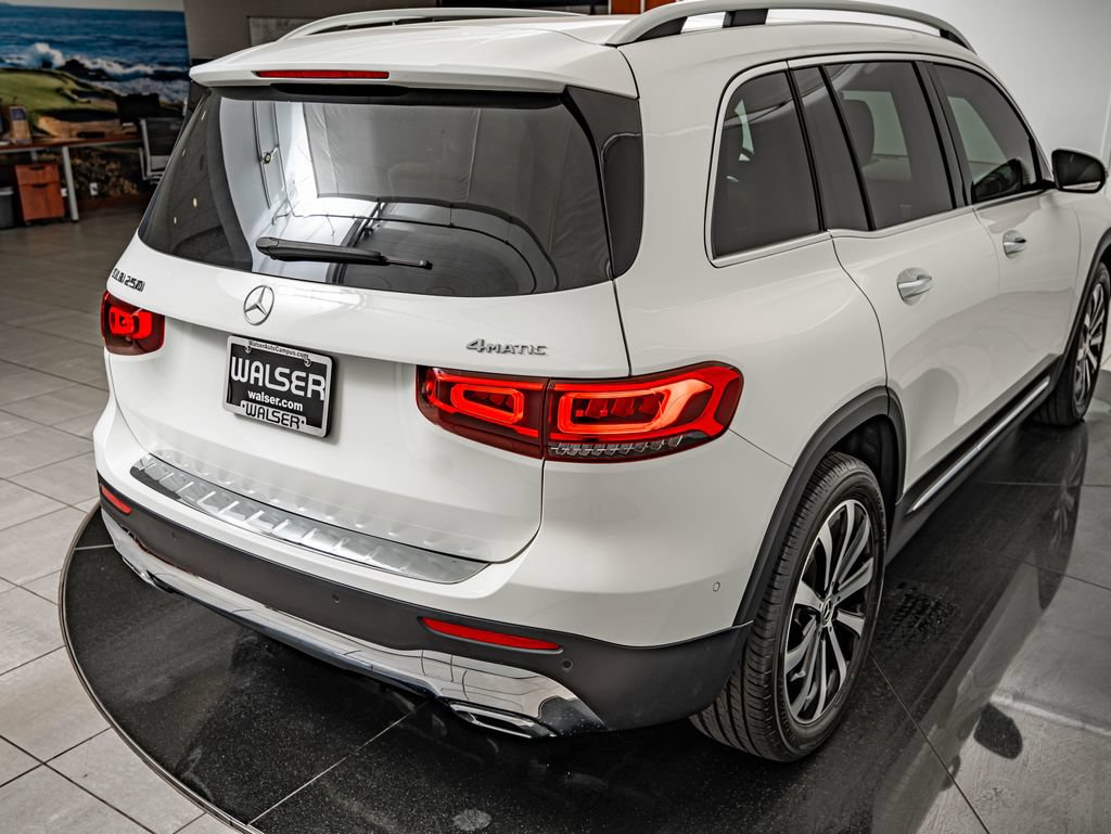 Used 2023 Mercedes-Benz GLB 250 4MATIC image 16