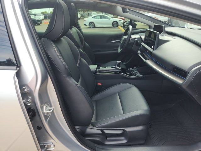Used 2024 Toyota Prius XLE AWD/4WD image 25
