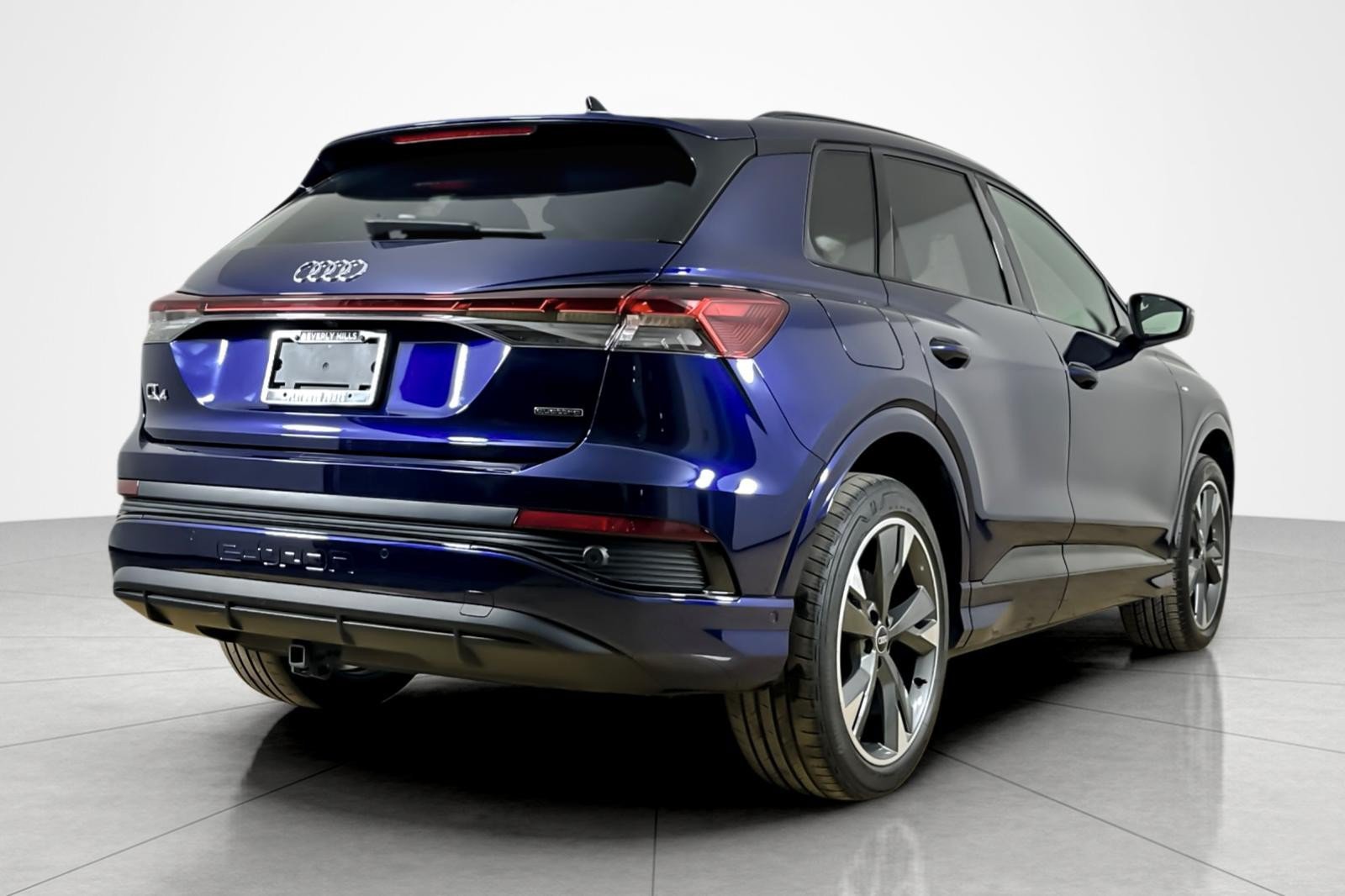 Used 2023 Audi Q4 e-tron Premium Plus AWD/4WD image 5