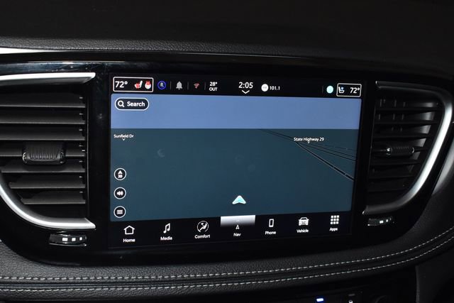 Certified 2025 Chrysler Pacifica Limited image 26