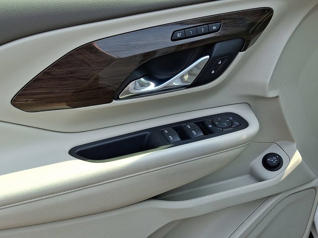 Used 2019 GMC Terrain Denali w/ Advanced Safety Package AWD/4WD image 12