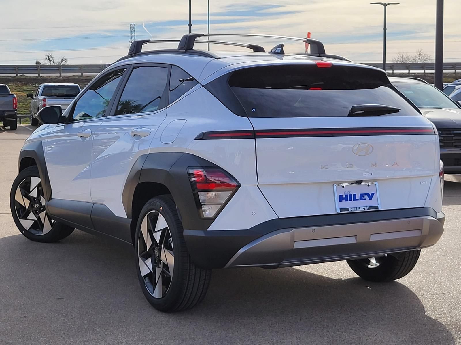 New 2026 Hyundai Kona Limited FWD image 3
