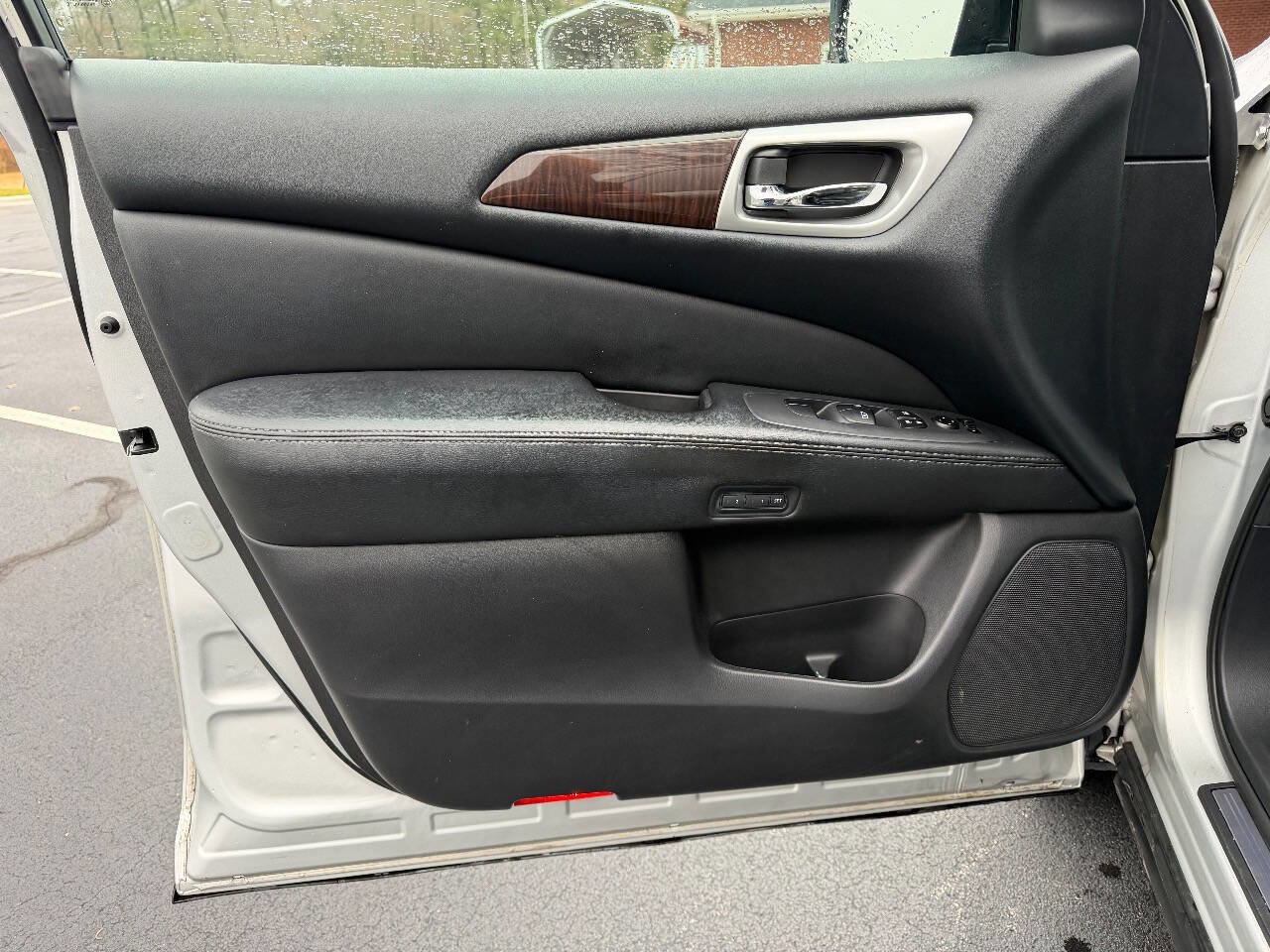 Used 2014 Nissan Pathfinder Platinum w/ Platinum Premium Package image 10