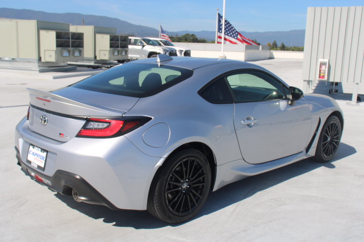 Used 2024 Toyota GR86 Premium RWD image 3