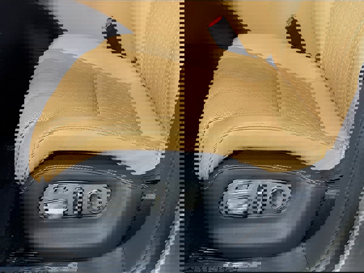 Used 2024 Lexus LS 500 w/ Interior Upgrade Package image 25